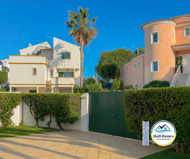 Villa Verde - 4 bedrooms, Marina view, pool & BBQ
