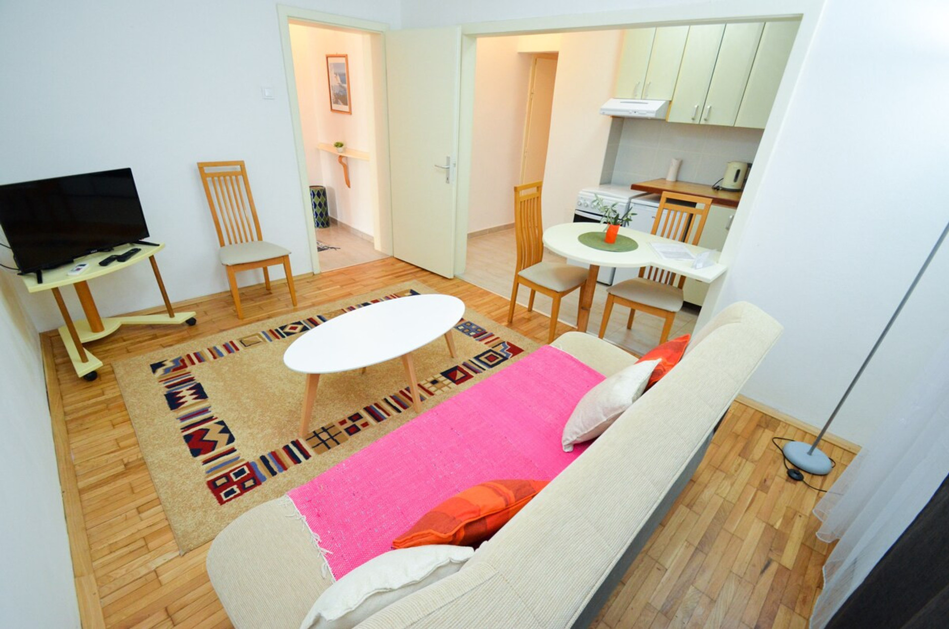 Olive apartment, living room- view to the hall