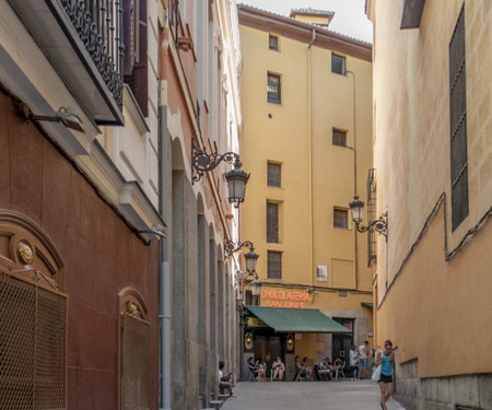 Cozy 2 bedroom apartment in the center of Madrid.