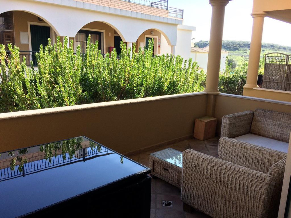 Burgau Modern T2 Room w/2 beds beach 5min walk preview