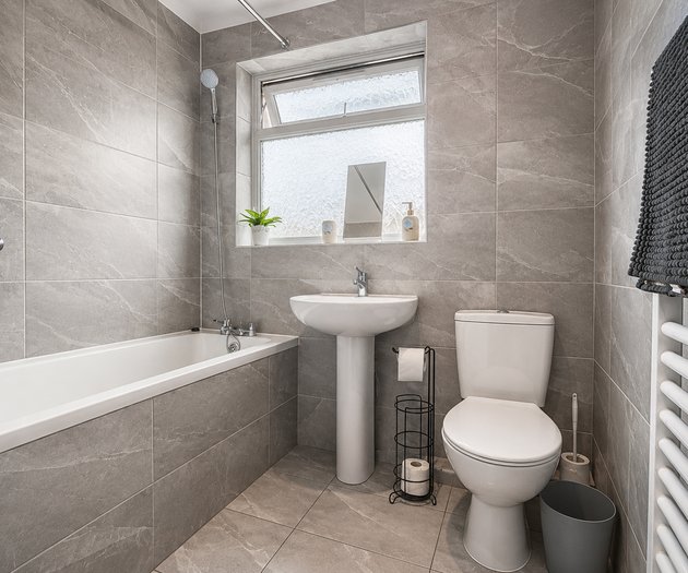 Spacious 3BR Flat Sleeps 7 in Greenford