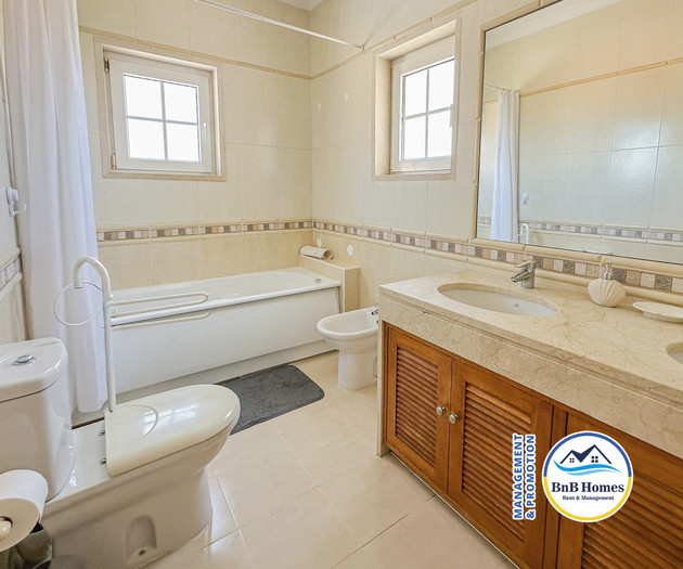BnB Homes 3-bedroom Townhouse, 2 pools & terraces