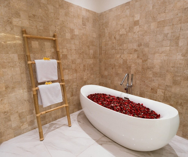 Luxury Ocean Front Private Pool  5 BDR Nalas Villa