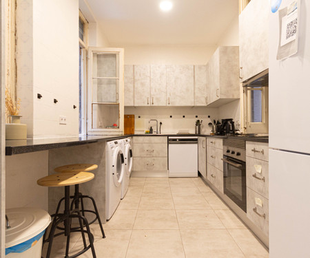 R0409- Room in Co-living Raval