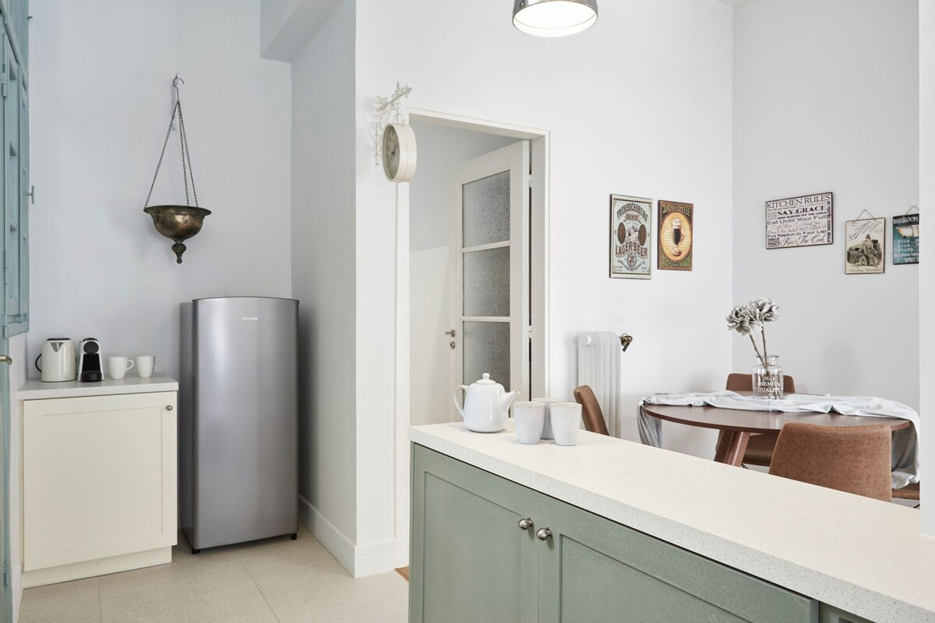 Full kitchen