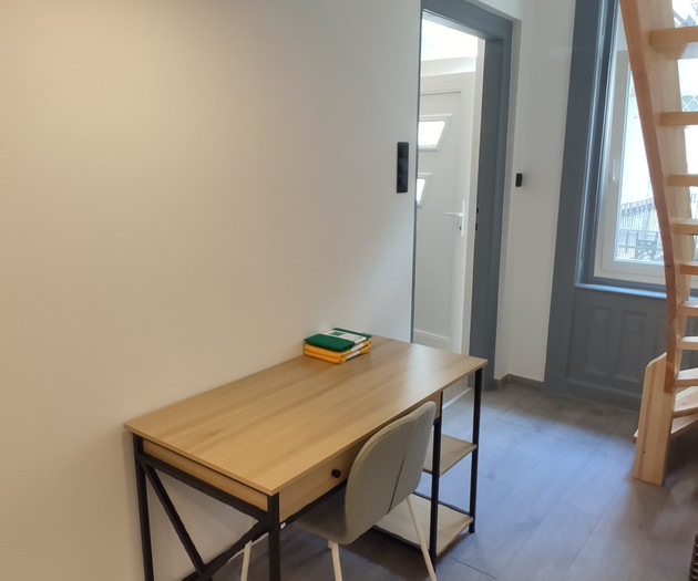 Chic Newly Renovated Apartments near Orczy ter: #1