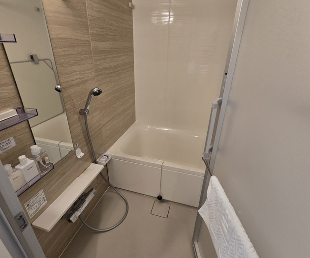 Bathroom shower fixtures