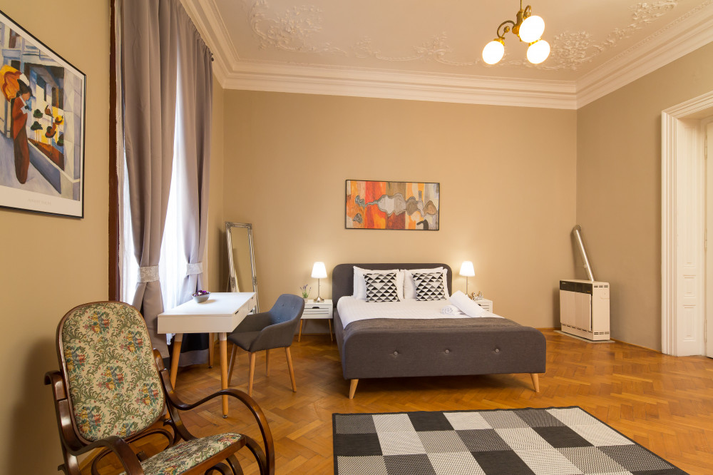 Quaint Waldorf ROOM with Private Bathroom preview