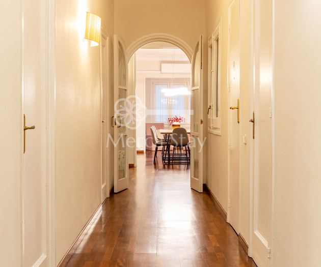 Large & beautiful apartment 4min Passeig de Gràcia