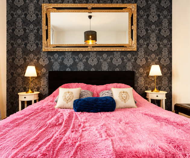 Hound Deluxe Suite | Historic Vysehrad Luxury