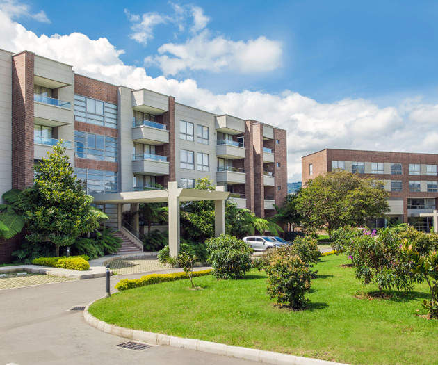 Premium Executive Apartment with Hotel Services In