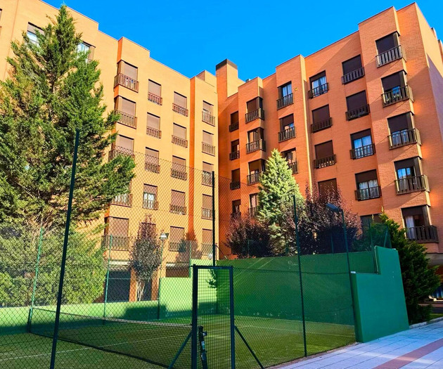 Airport Madrid Plenilunio Suites Green by beBalmy