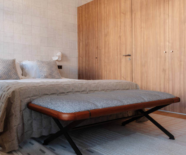 Your Lisbon Oasis: 3-Bed Apartment with Pool & Out