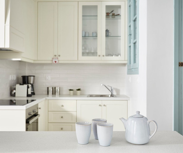 Full kitchen