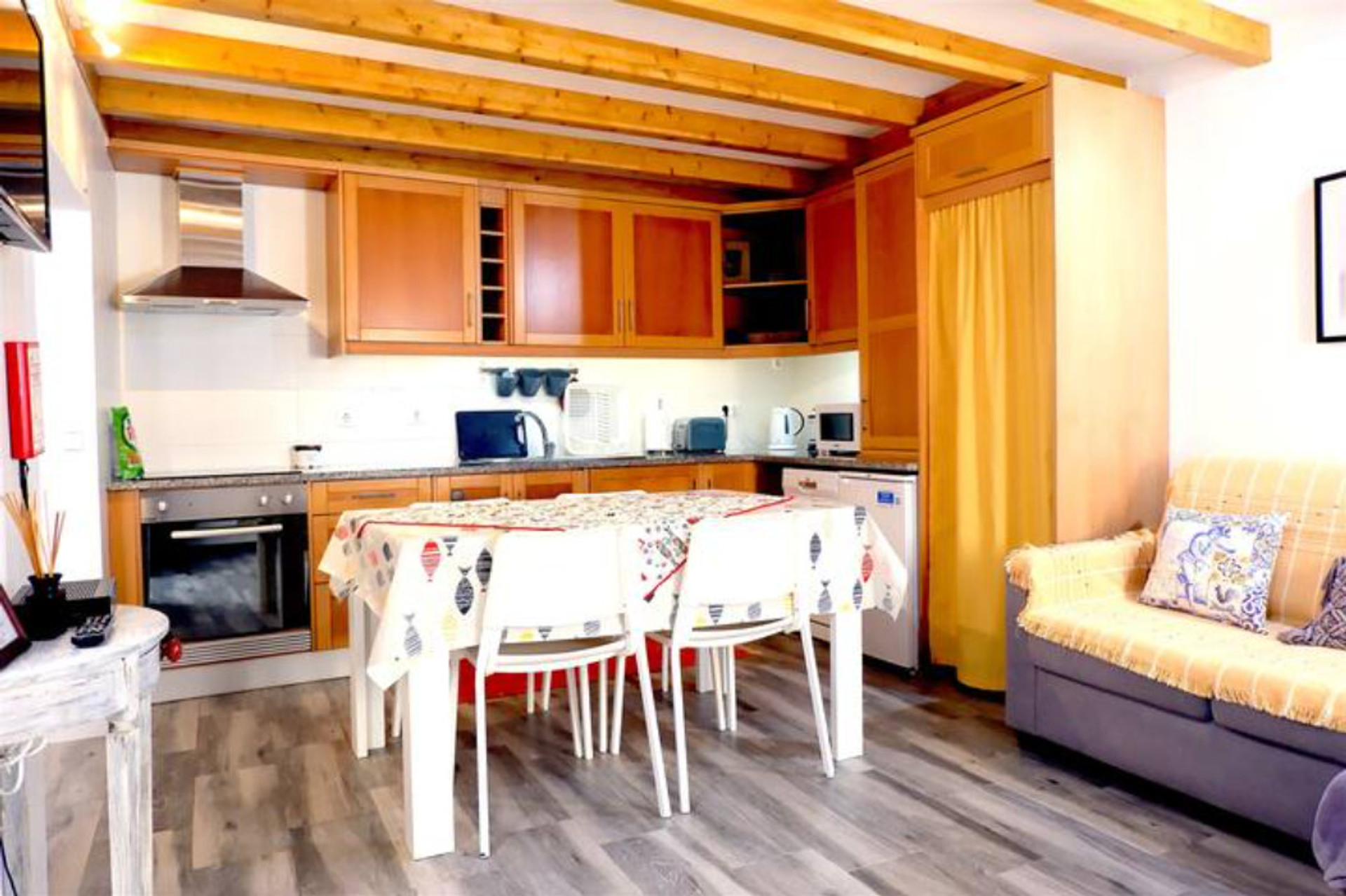 sala com a cozinha ampla