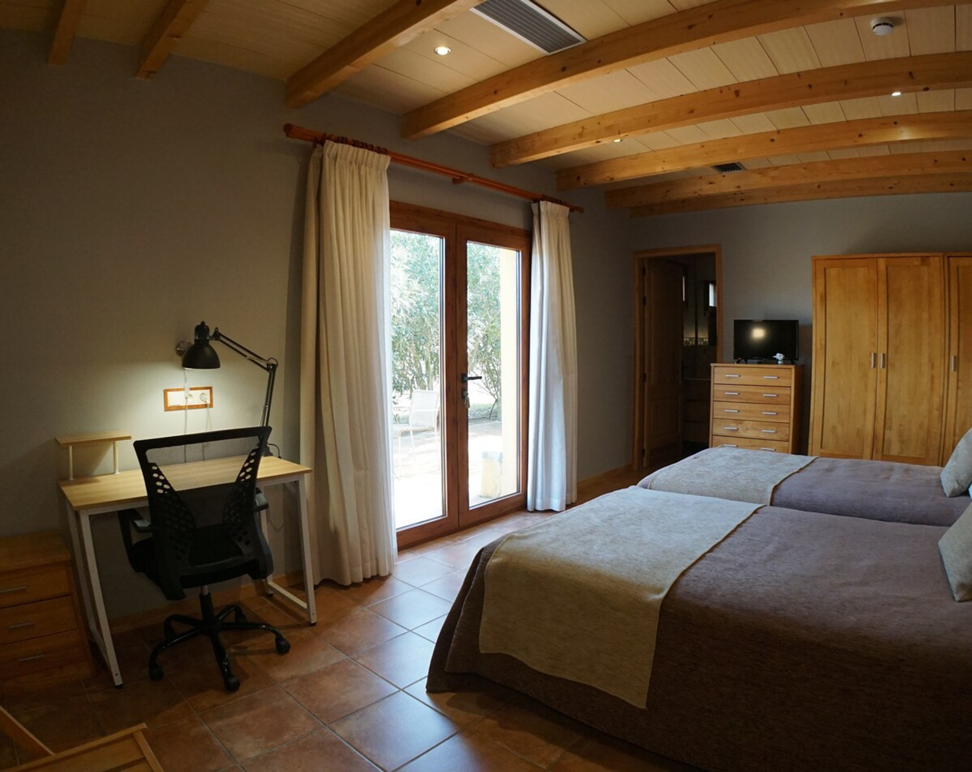 Bedroom image 3