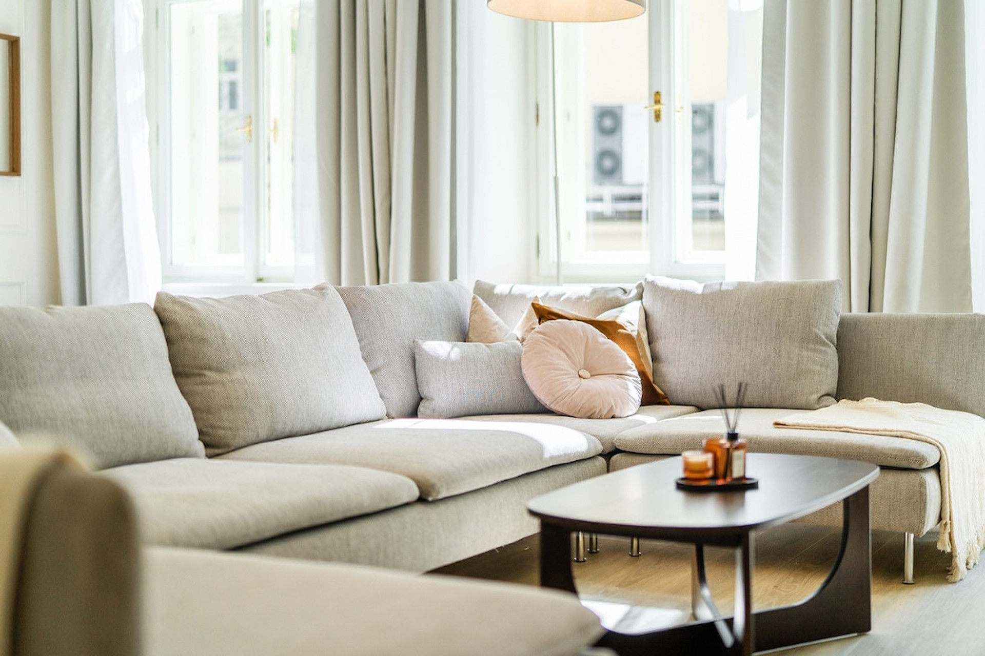 Living room image 1