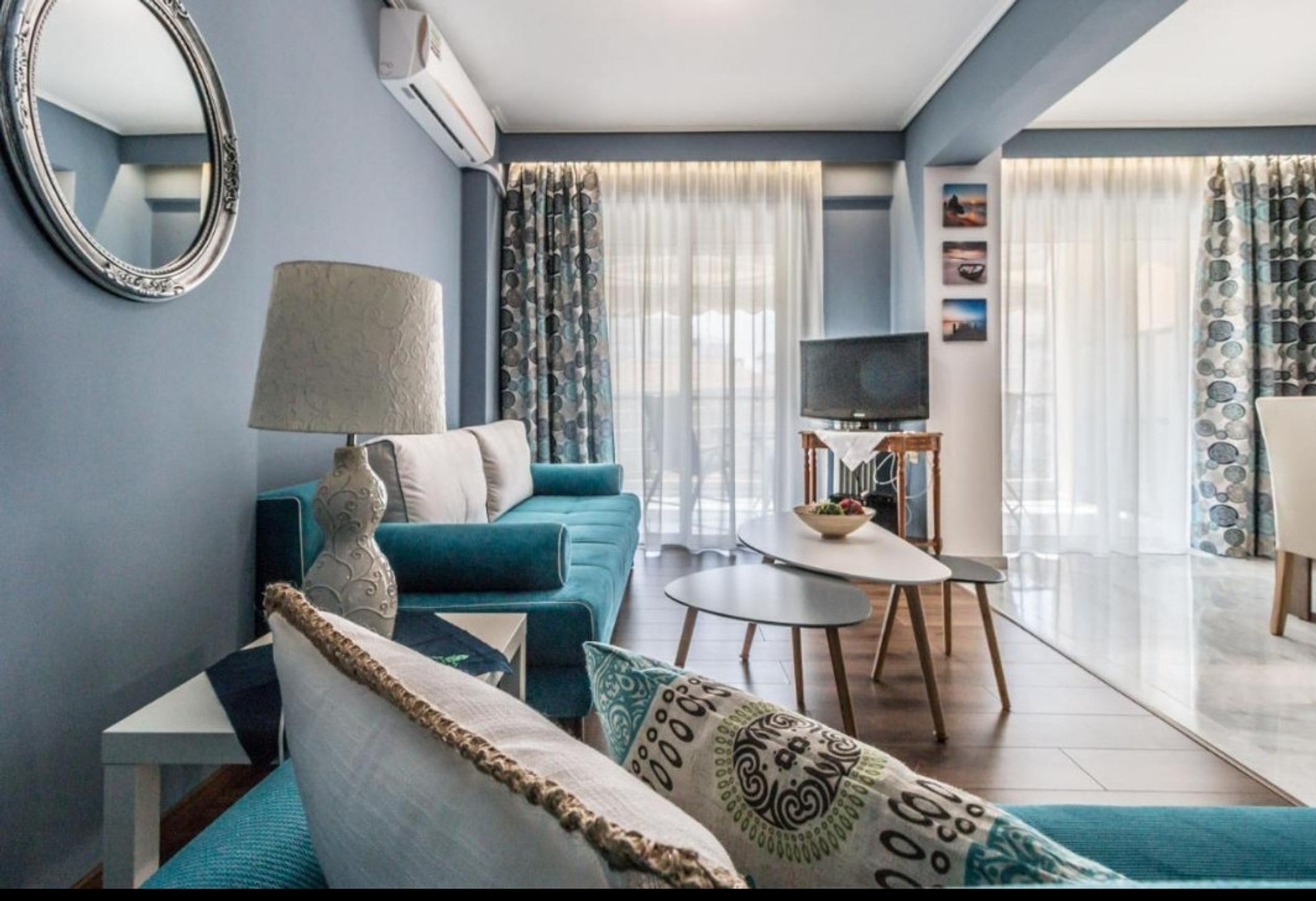 SALOON WITH ONE SOFA BED 