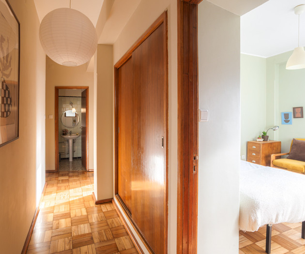 sunny retro coliving - Indigo Bedroom