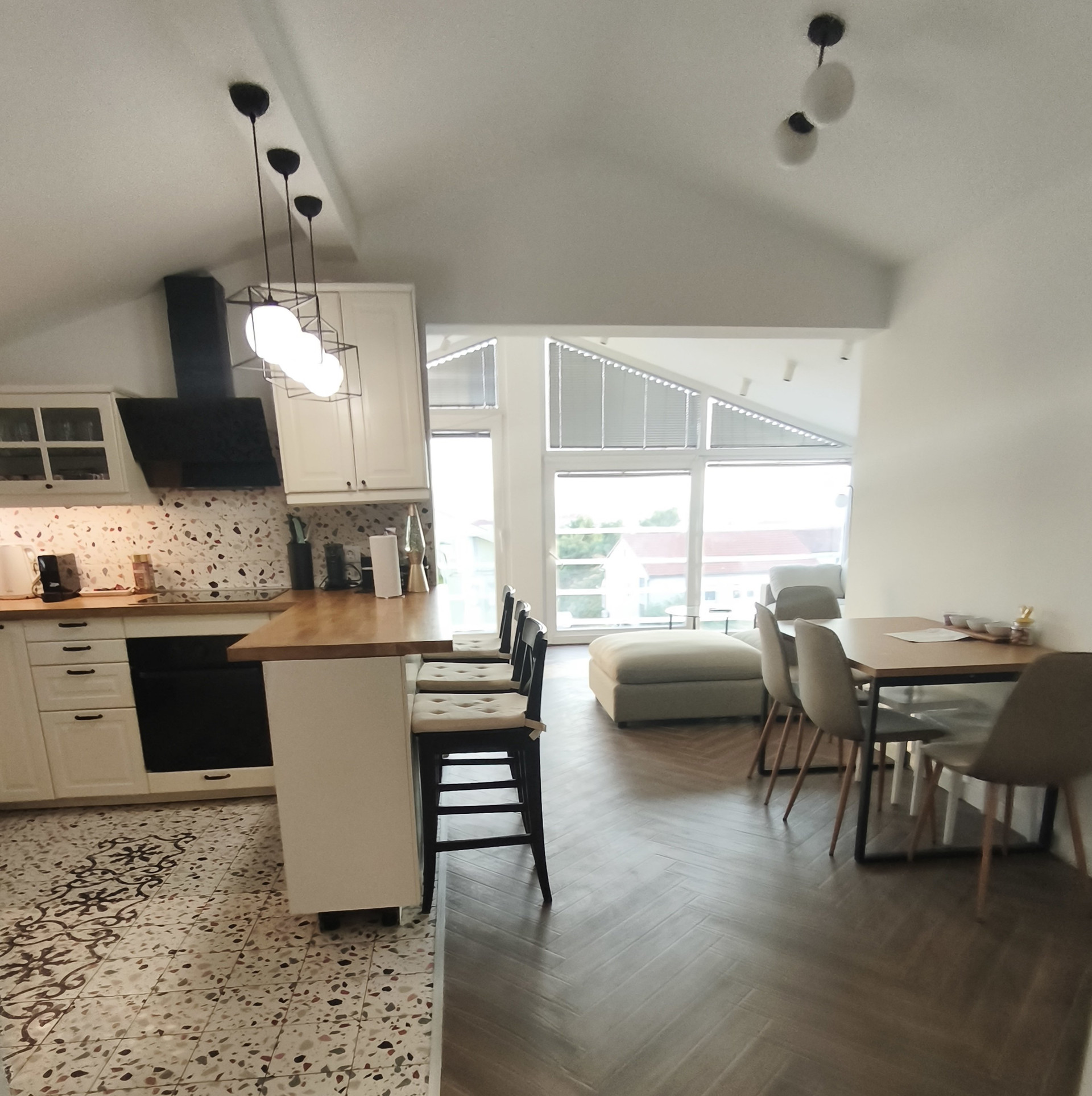 Open plan kitchen and dining area