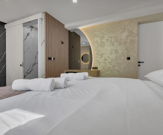 Penthouse Soll 100m from sea