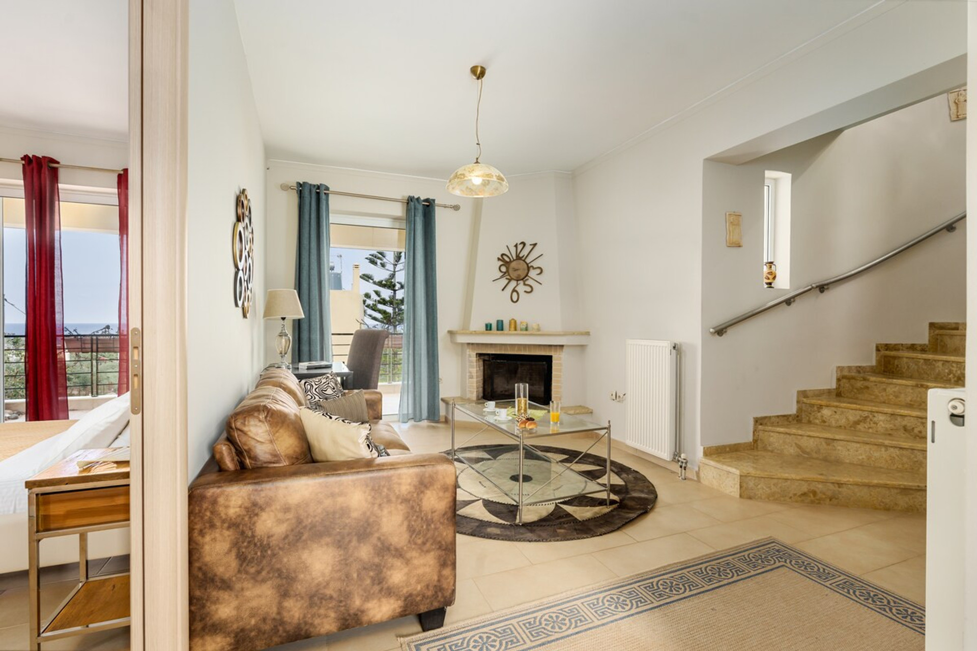 Living room image 3