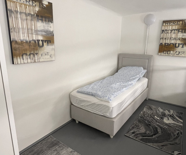 Cozy single bedroom nook