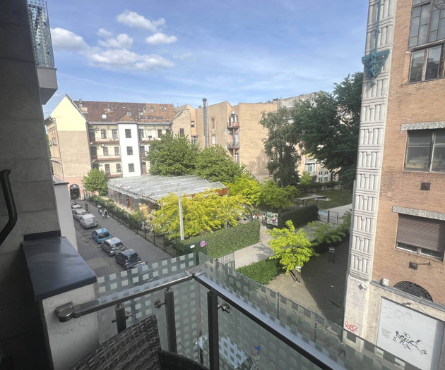 Luxury 2-bedroom 2-bathroom condo with parking