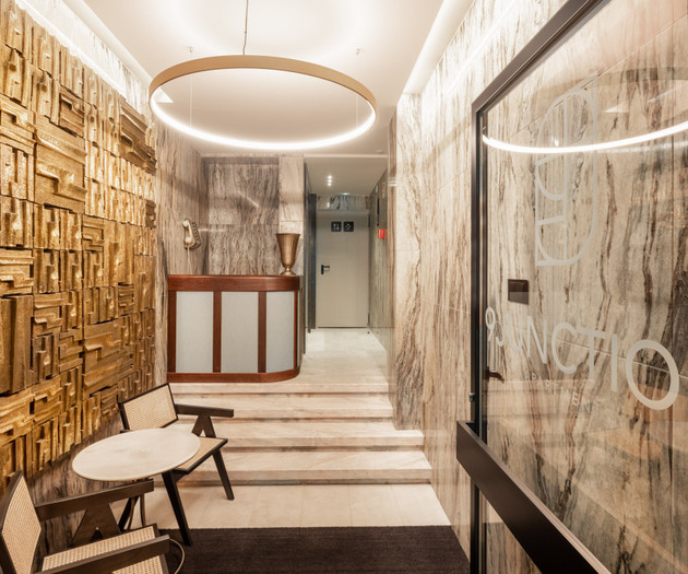 Sophisticated 2-bedroom flat, Ave Novas 4A