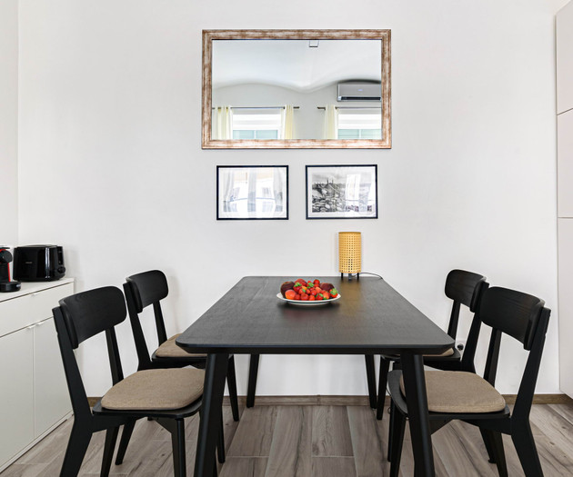 2 BEDROOM APARTMENT NEAR THE OPERA HOUSE