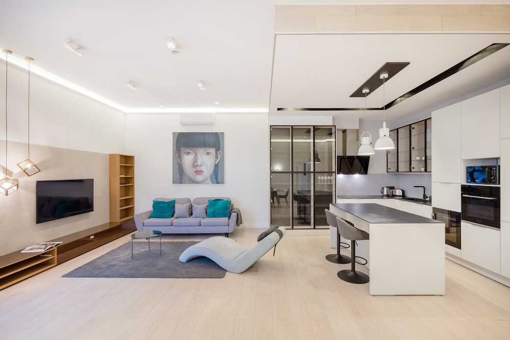 Modern Downtown 2-BR Apartment with Private Sauna preview