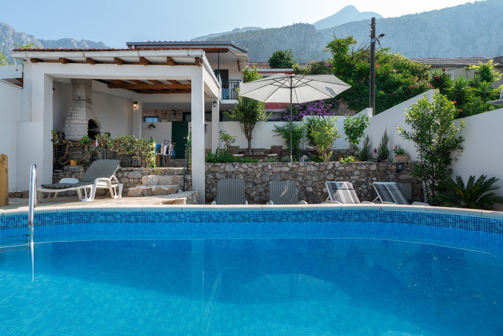 villa,home or just quiet privacy. its on you! preview