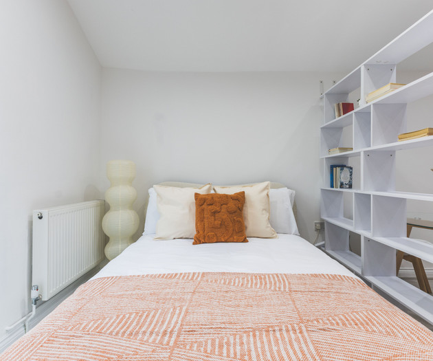 Spacious Cosy Studio Flat Kilburn 03