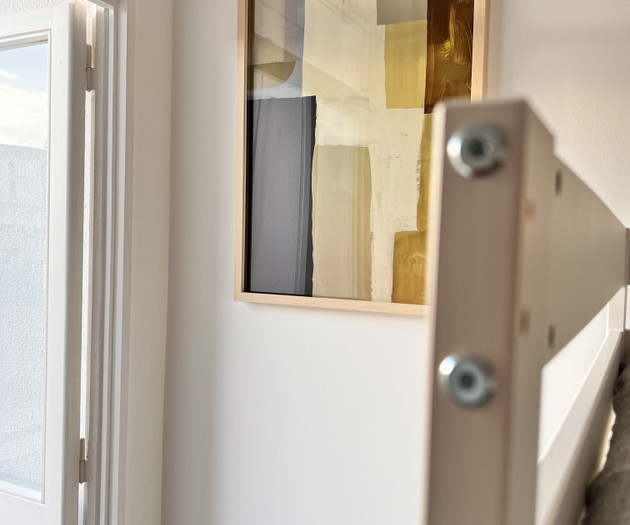 Cozy & Fully Furnished Light Grey Room in Lisbon