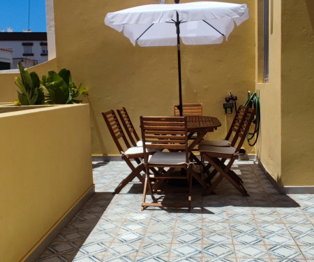 Apartment with patio in the center of Faro