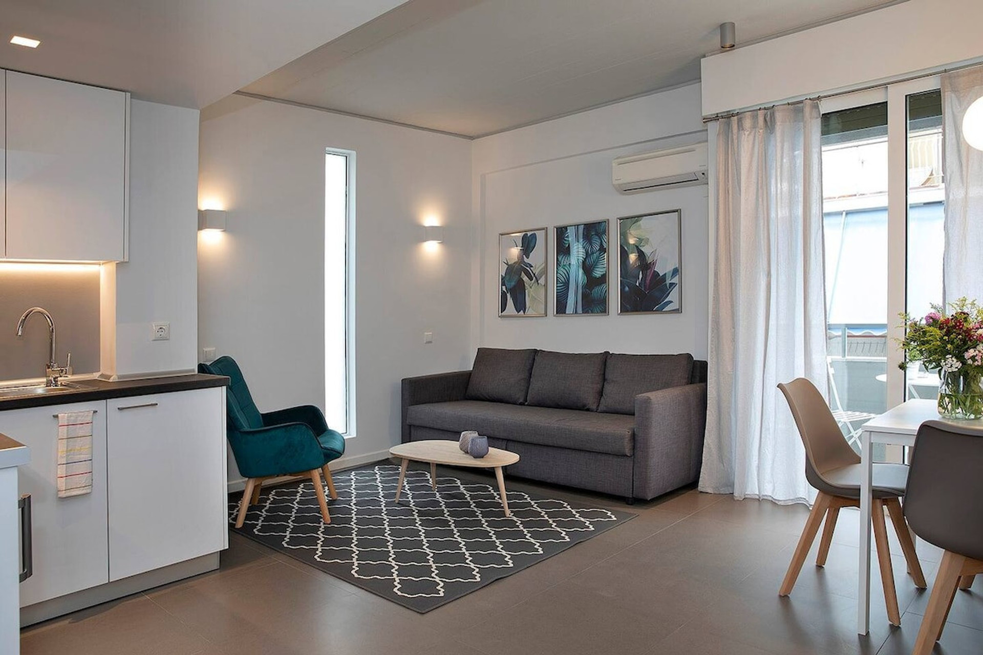 Living room & kitchenette