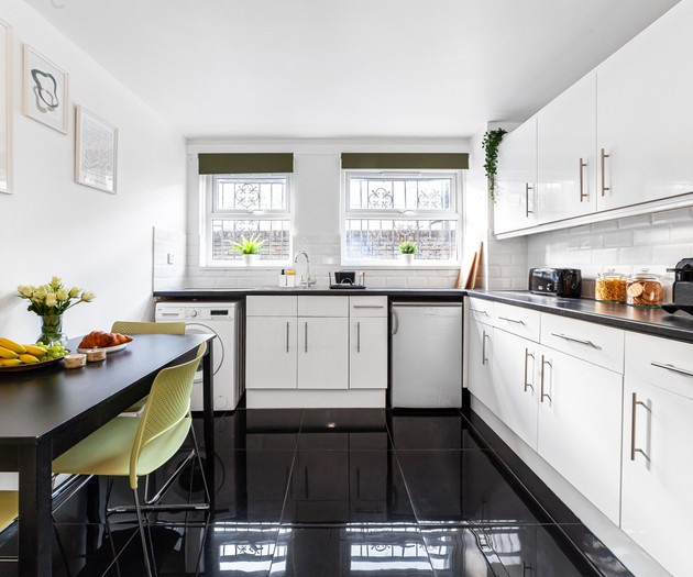 Bright 3 Bed Garden House, Haggerston, Parking
