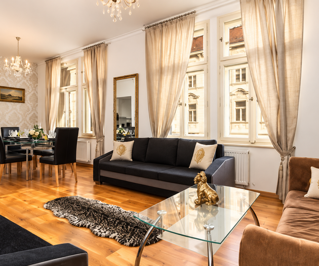 Hound Deluxe Suite | Historic Vysehrad Luxury