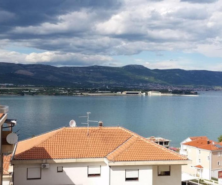 Sunny flat with sea wiew in Trogir