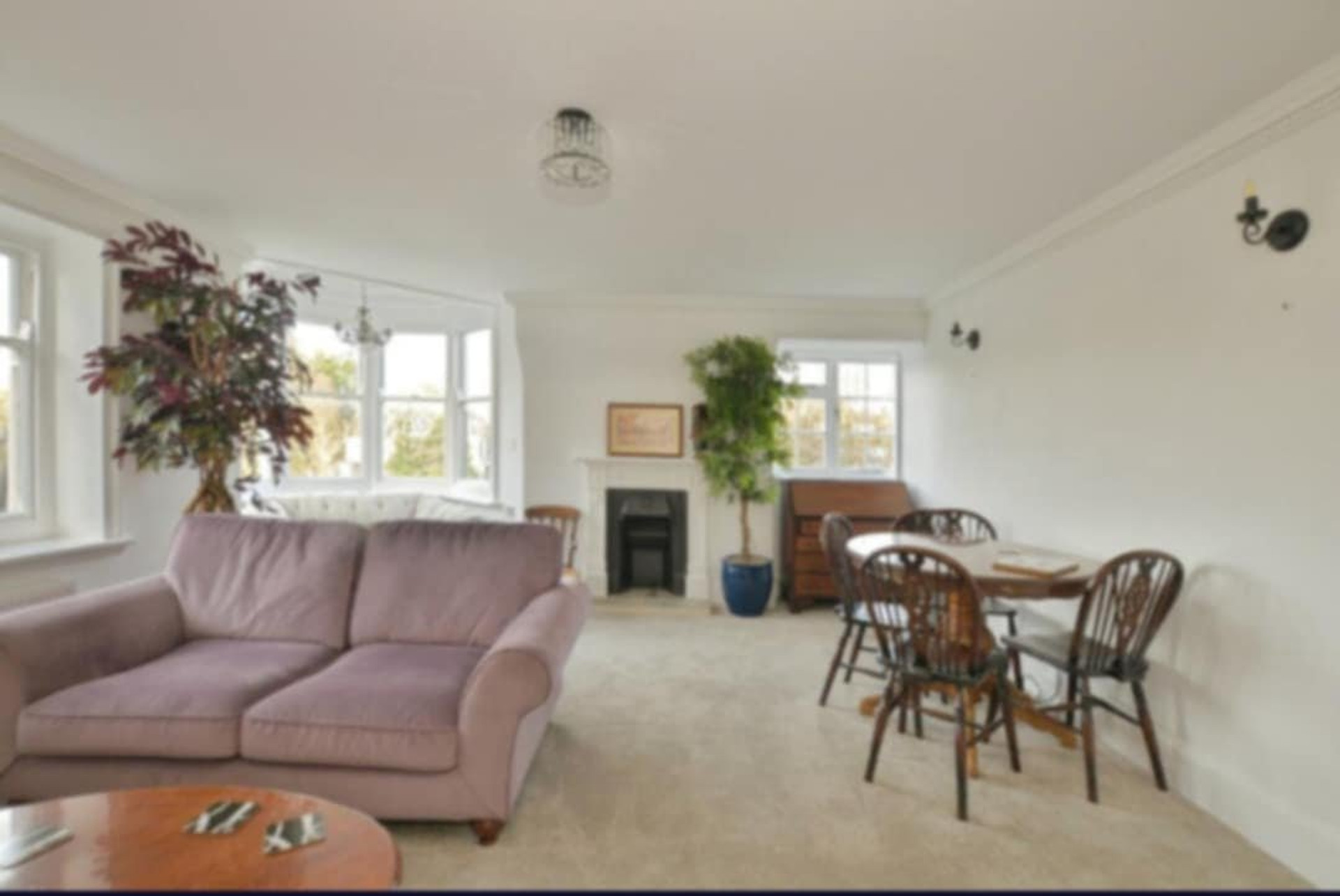 Bright living and dining room