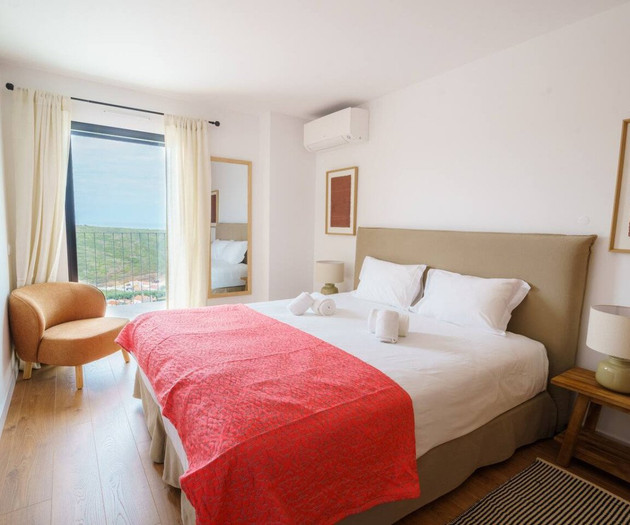 Apartamento luminoso e elegante à beira-mar