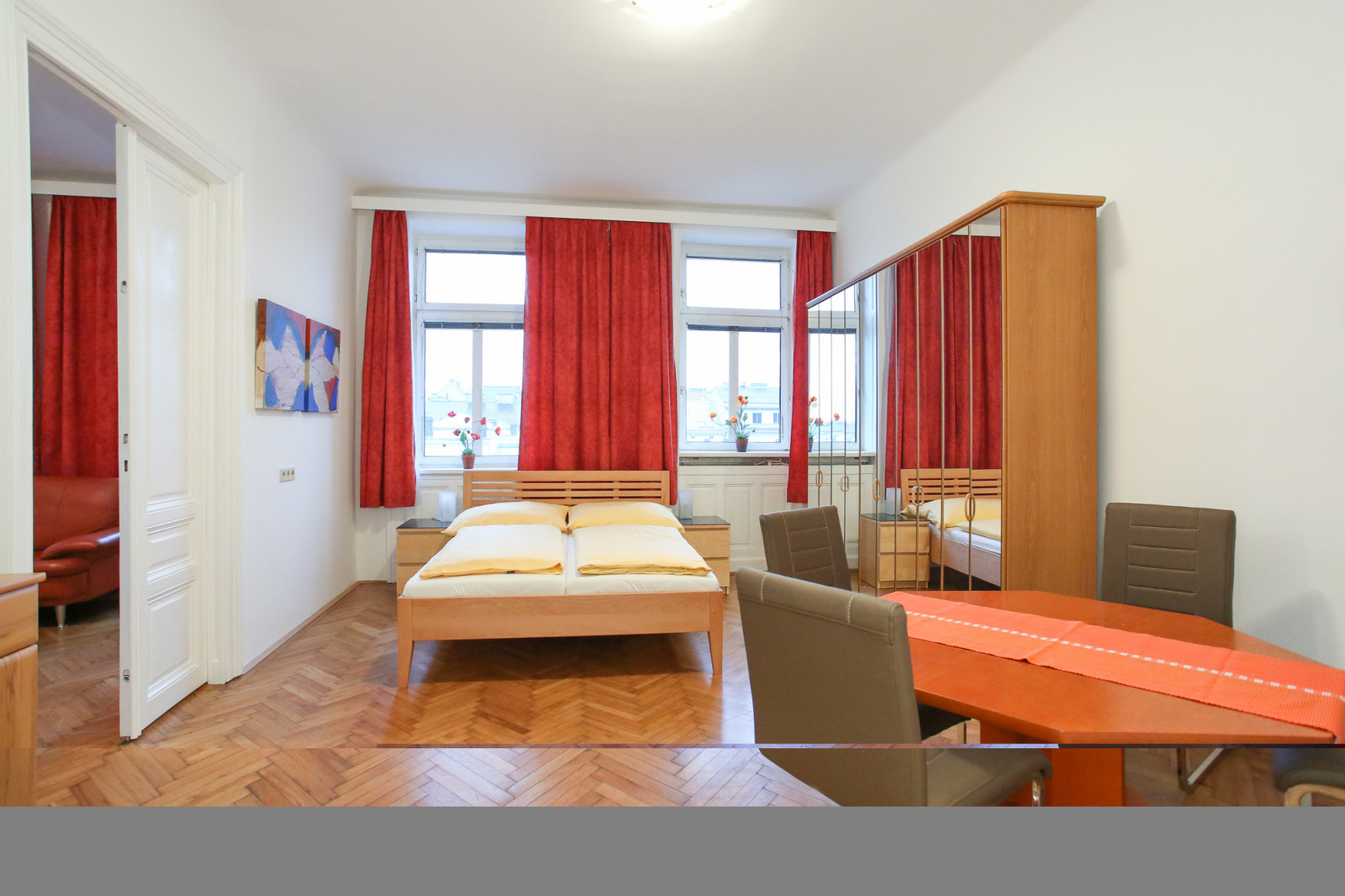 Schöne Altbauwohnung f. unternehmungslustige Gäste