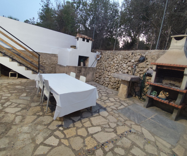 Casa acogedora con amplia terraza y Jacuzzi.