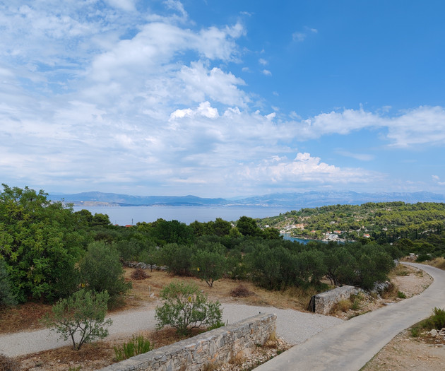 Sea View 2BR · Starlink Internet · near beach