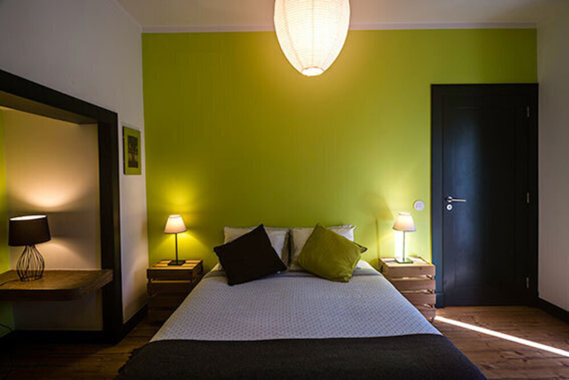 Apple Room (Queen size bed)