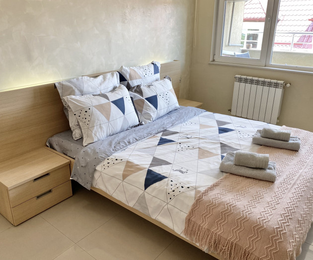 Entire Apartment for 4 Guests in Sofia, Banishora