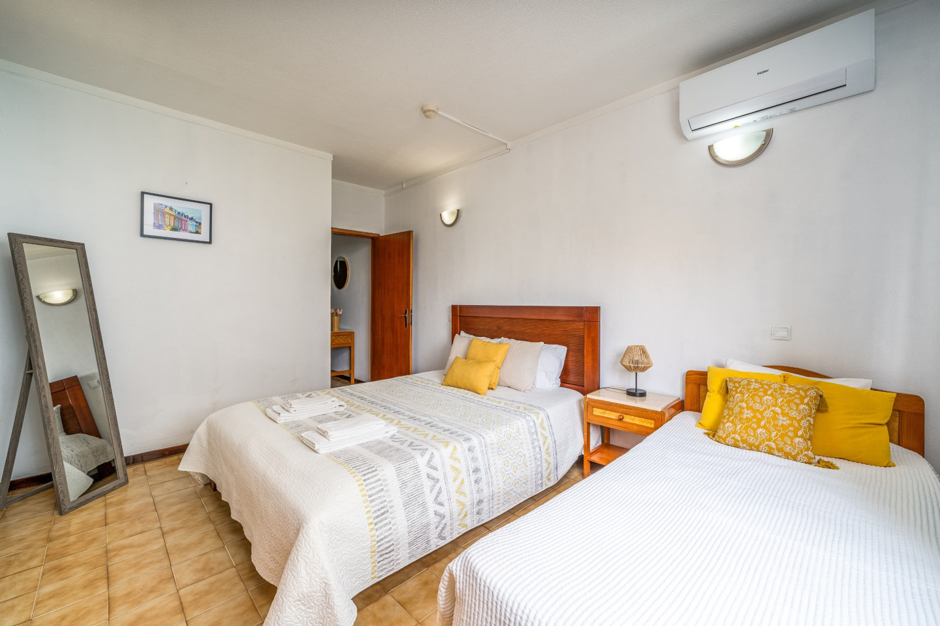 “Roupa de cama incluída e ambiente tranquilo”