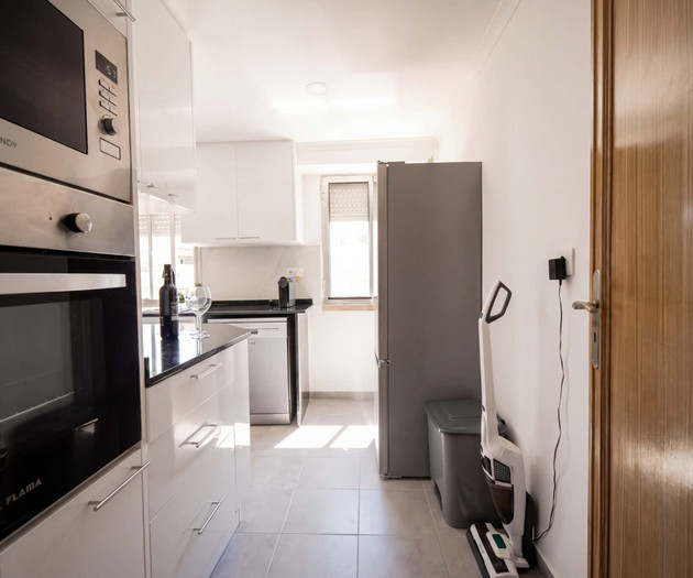 Comfortable and Bright Home Near Queluz Palace