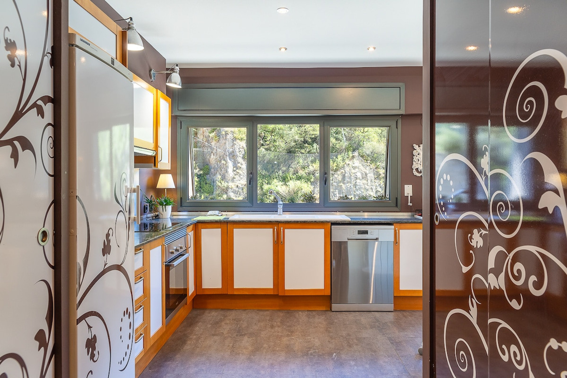 "(...) Wonderful stay! The apartment is beautiful and comes with everything you need to have the best of stays! Every detail is taken care of to the fullest! Fully equipped with all kinds of appliances!” - Ines Maria ★★★★★