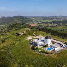 Família M.